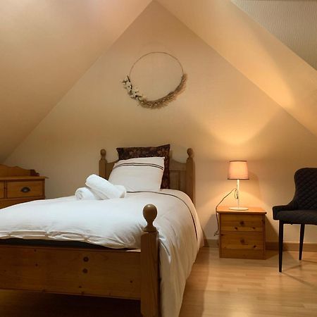 Agreable Maison Meublee แชร์บูร์ก อ็อง กงต็องแต็ง ภายนอก รูปภาพ